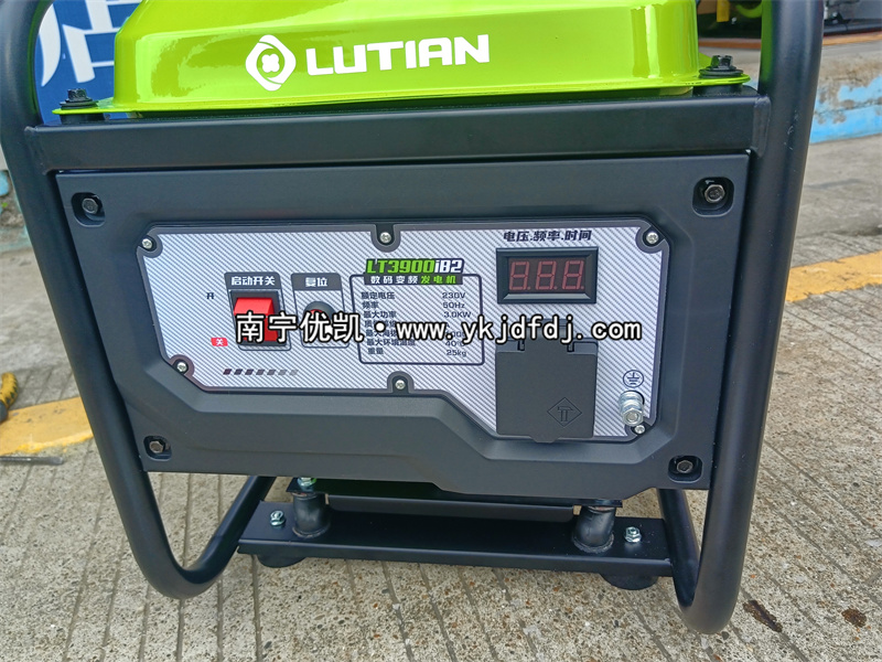 2024年6月28日，客戶到店自提一臺3KW汽油變頻發(fā)電機