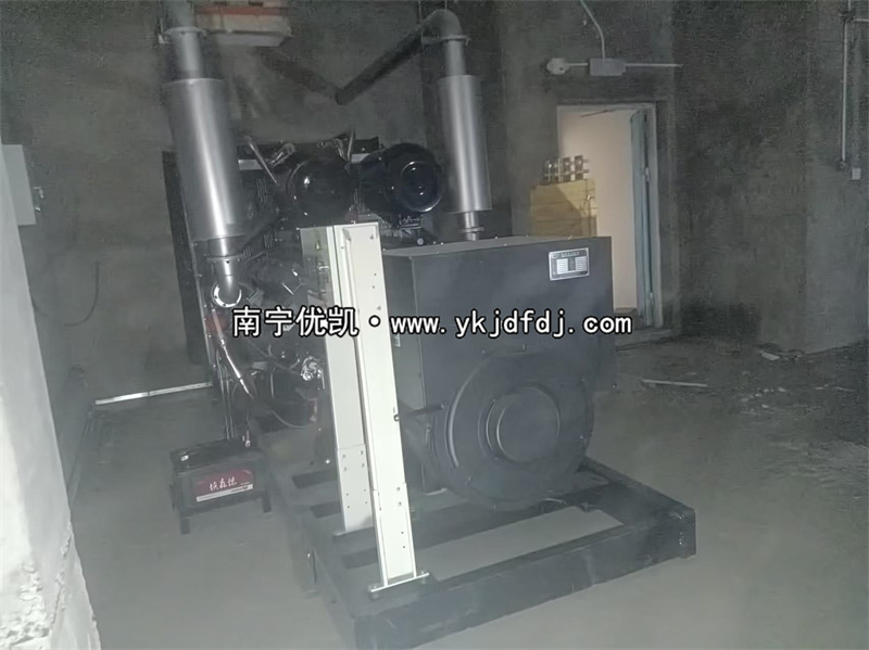 2024年3月25日，馬山高鐵站項(xiàng)目500kw凱普柴油發(fā)電機(jī)組安裝完成