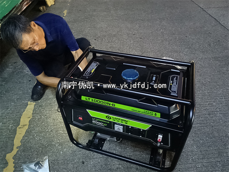 2025年9月1日，綠田8kw汽油發(fā)電機(jī)組試機(jī)發(fā)貨